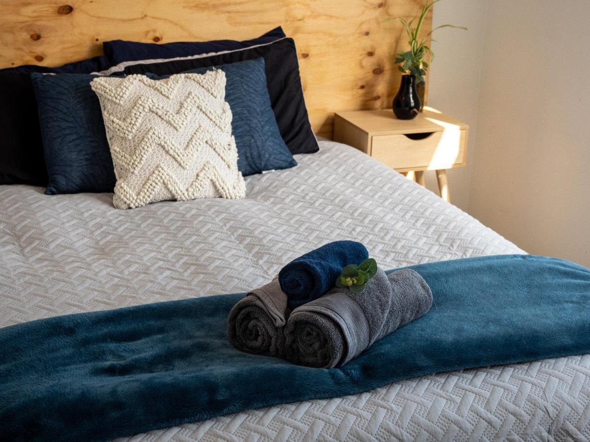 Surf N Stay Whangamata Exterior foto